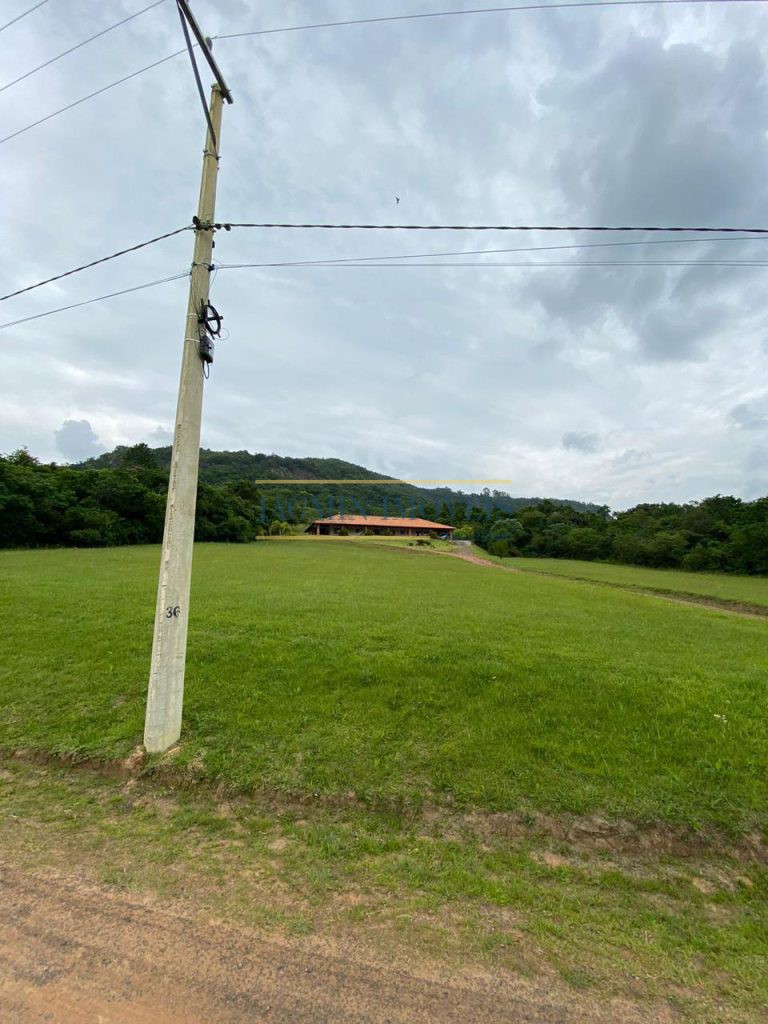 Casa Térrea em Condomínio Fechado